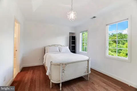 Bedroom - 6318 Georgetown Pike, Mclean, VA 22101 photo 3 of 4