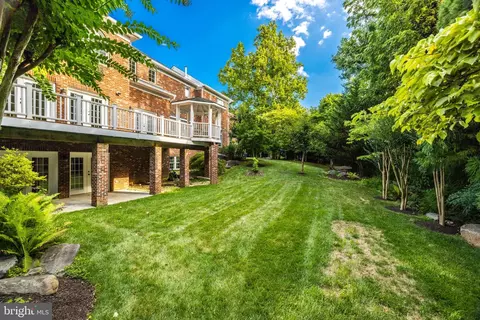 Exterior - 6318 Georgetown Pike, Mclean, VA 22101 photo 7 of 11