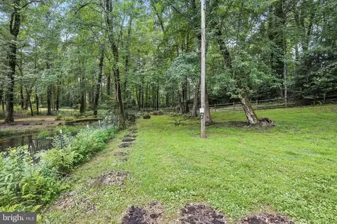 Exterior - 1740 Proffit Rd, Vienna, VA 22182 photo 8 of 9