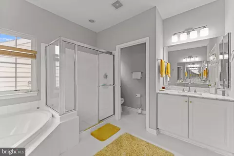 Bath - 9958 E Hill Dr, Lorton, VA 22079 photo 1 of 5