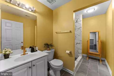 Bath - 9958 E Hill Dr, Lorton, VA 22079 photo 5 of 5