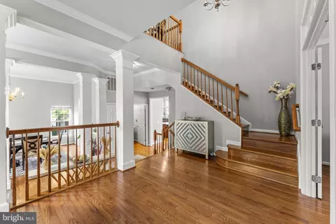 Entry Way - 9958 E Hill Dr, Lorton, VA 22079 photo 6 of 8