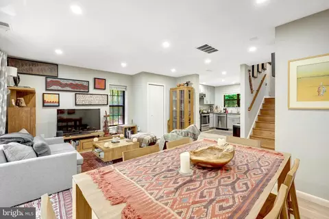 2045 Headlands Cir, Reston, VA 20191 photo 15