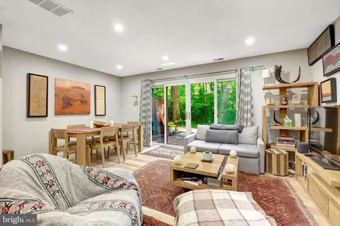 2045 Headlands Cir, Reston, VA 20191 photo 17