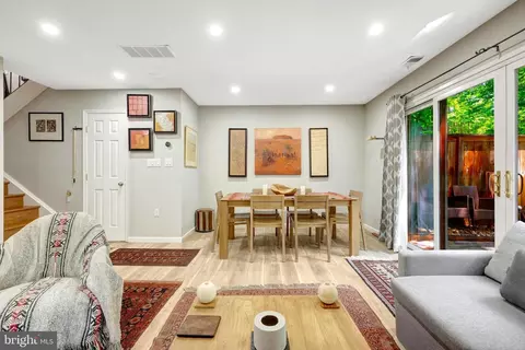 2045 Headlands Cir, Reston, VA 20191 photo 13