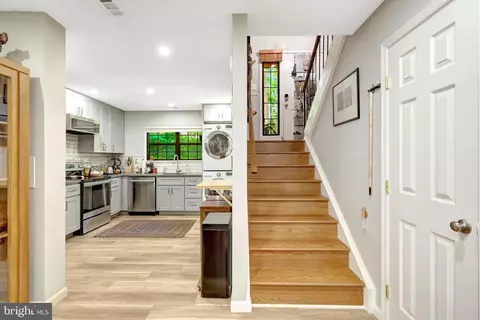 2045 Headlands Cir, Reston, VA 20191 photo 20