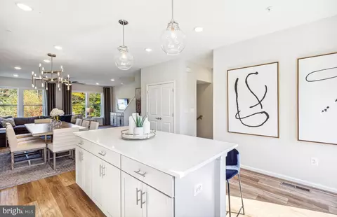 3929 Walnut St, Fairfax, VA 22030 photo 3
