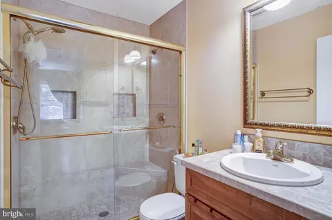 8330 Uxbridge Ct, Springfield, VA 22151 photo 15