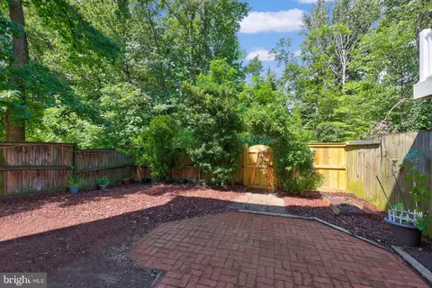 8070 Sleepy View Ln, Springfield, VA 22153 photo 32