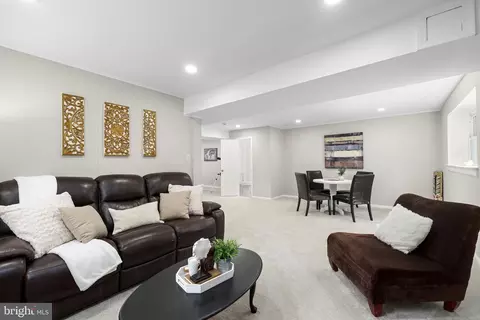 8070 Sleepy View Ln, Springfield, VA 22153 photo 27