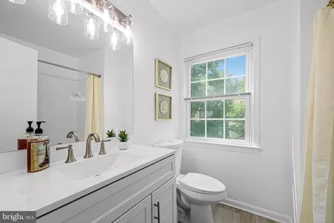 8070 Sleepy View Ln, Springfield, VA 22153 photo 19