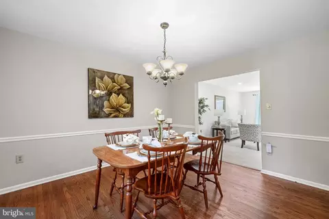 8070 Sleepy View Ln, Springfield, VA 22153 photo 7