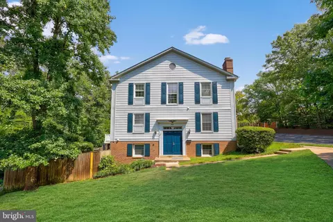 8070 Sleepy View Ln, Springfield, VA 22153