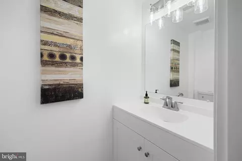 8070 Sleepy View Ln, Springfield, VA 22153 photo 14