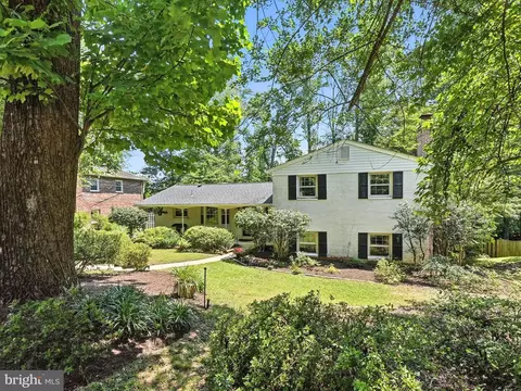5105 Linette Ln, Annandale, VA 22003