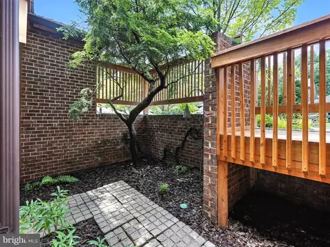 Exterior - 2151 Cabots Point Ln, Reston, VA 20191 photo 2 of 11