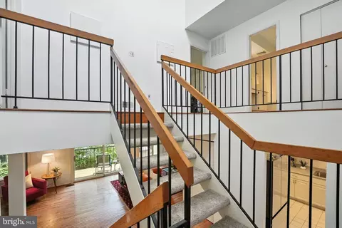 Entry Way - 2151 Cabots Point Ln, Reston, VA 20191 photo 5 of 7