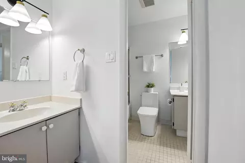 Bath - 2151 Cabots Point Ln, Reston, VA 20191 photo 2 of 4