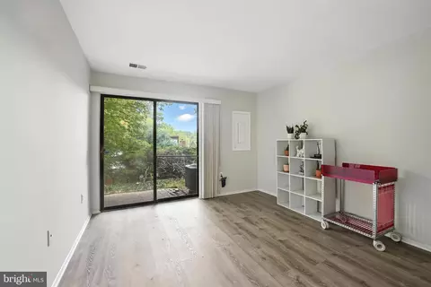 Living - 2151 Cabots Point Ln, Reston, VA 20191 photo 6 of 6