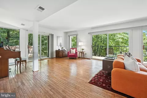 Living - 2151 Cabots Point Ln, Reston, VA 20191 photo 2 of 6