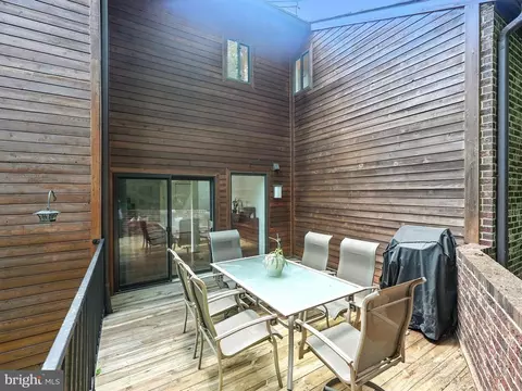 Exterior - 2151 Cabots Point Ln, Reston, VA 20191 photo 7 of 11