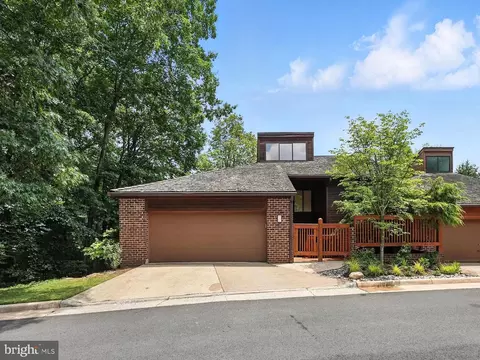 2151 Cabots Point Ln, Reston, VA 20191
