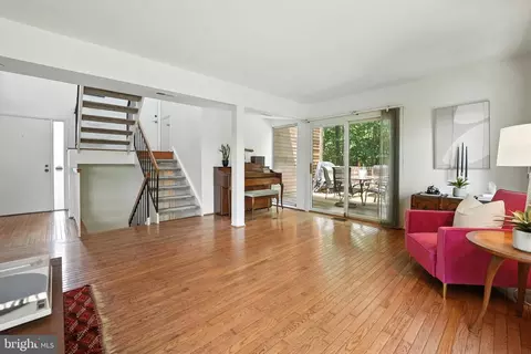 Living - 2151 Cabots Point Ln, Reston, VA 20191 photo 3 of 6