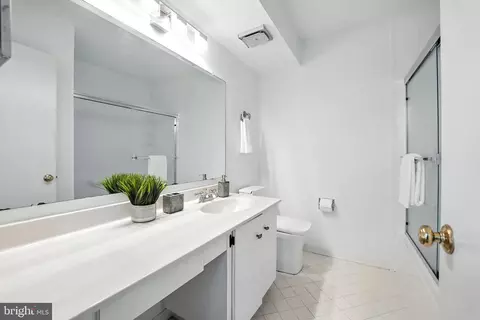 Bath - 2151 Cabots Point Ln, Reston, VA 20191 photo 1 of 4