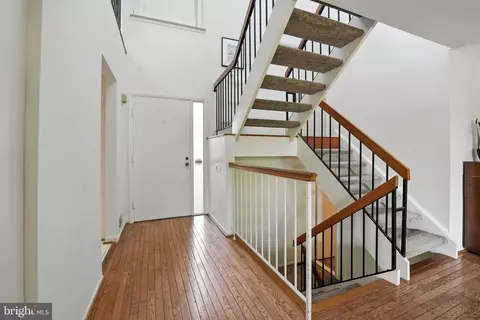 Entry Way - 2151 Cabots Point Ln, Reston, VA 20191 photo 3 of 7