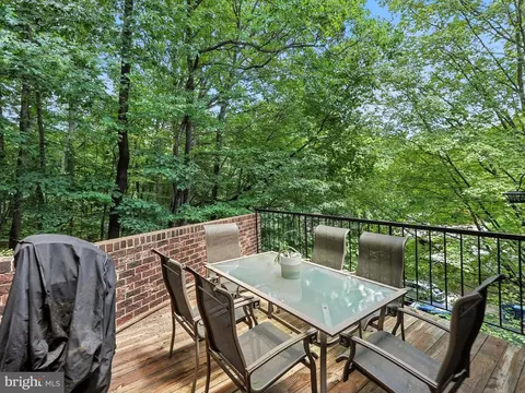 Exterior - 2151 Cabots Point Ln, Reston, VA 20191 photo 6 of 11
