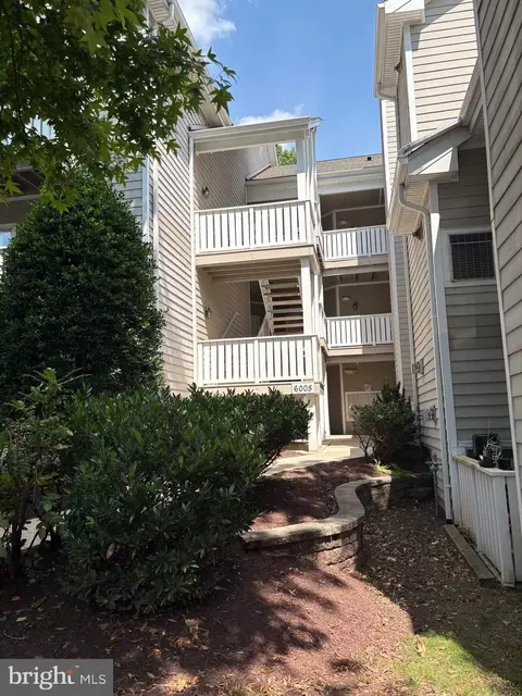 6005 Rosebud Ln #304, Centreville, VA 20121