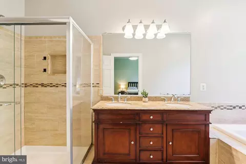 Bath - 6706 Debra Lu Way, Springfield, VA 22150 photo 3 of 4