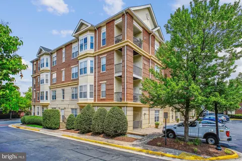 205 Meeting House Station Sq #306, Herndon, VA 20170
