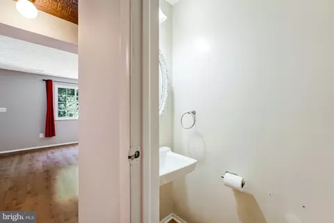 1668 Barnstead Dr, Reston, VA 20194 photo 24