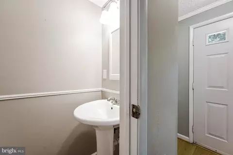1668 Barnstead Dr, Reston, VA 20194 photo 10