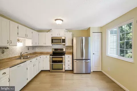 1668 Barnstead Dr, Reston, VA 20194 photo 11