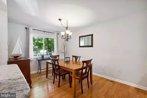 8819 Arley Dr, Springfield, VA 22153 photo 11