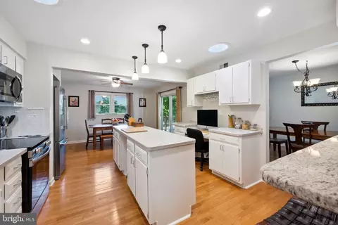 8819 Arley Dr, Springfield, VA 22153 photo 14