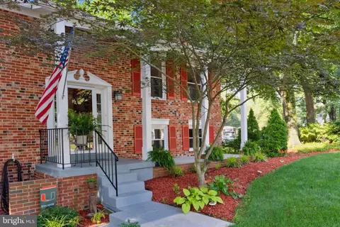 8819 Arley Dr, Springfield, VA 22153 photo 3