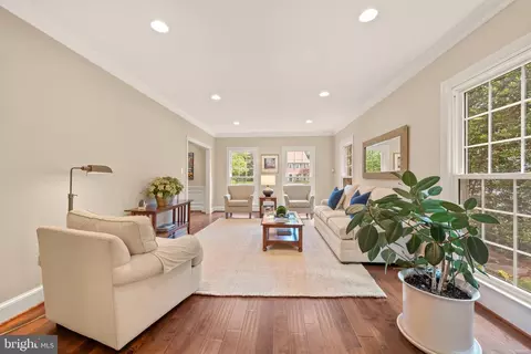 Living - 11909 Winstead Ln, Reston, VA 20194 photo 2 of 2