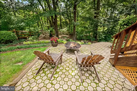 Exterior - 11909 Winstead Ln, Reston, VA 20194 photo 7 of 10