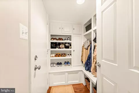 Entry Way - 11909 Winstead Ln, Reston, VA 20194 photo 4 of 6