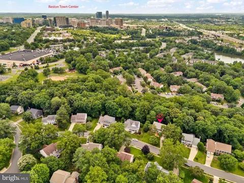 View/Area - 11909 Winstead Ln, Reston, VA 20194 photo 6 of 6