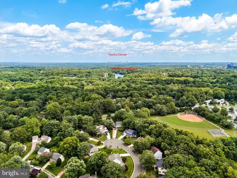 View/Area - 11909 Winstead Ln, Reston, VA 20194 photo 5 of 6