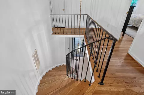 Entry Way - 5922 Queenston St, Springfield, VA 22152 photo 12 of 13