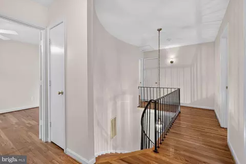Entry Way - 5922 Queenston St, Springfield, VA 22152 photo 11 of 13