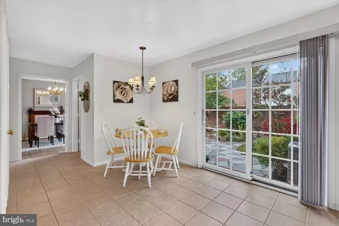 Entry Way - 5922 Queenston St, Springfield, VA 22152 photo 7 of 13