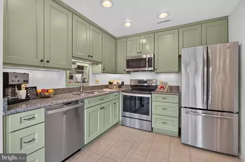 Kitchen - 5922 Queenston St, Springfield, VA 22152 photo 3 of 4