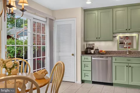 Kitchen - 5922 Queenston St, Springfield, VA 22152 photo 4 of 4