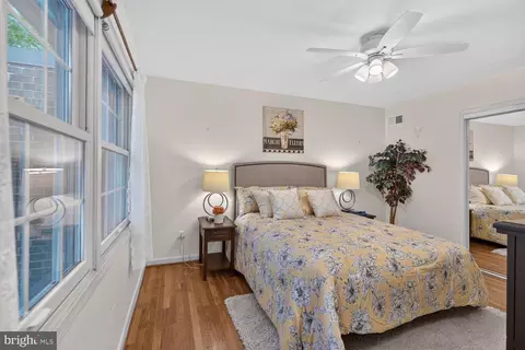 Bedroom - 5922 Queenston St, Springfield, VA 22152 photo 3 of 6